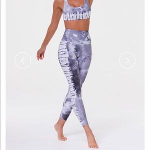 HIGH RISE MIDI LEGGING - LIGHT GRAY TIE DYE